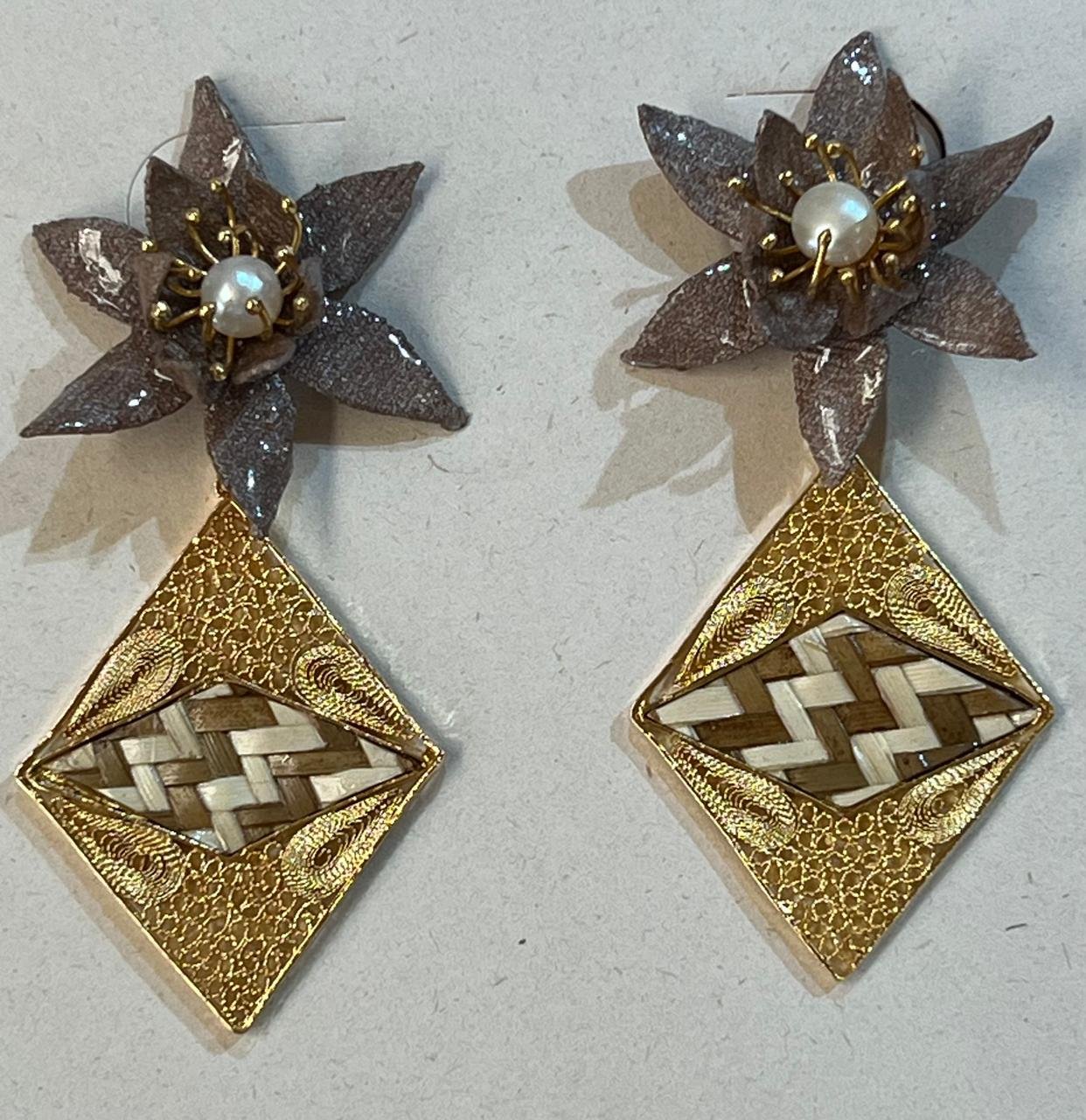 Aretes Néctar Gris